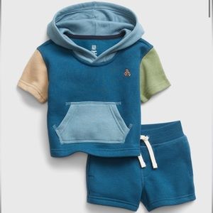 NWT GAP Baby Colorblock Sweat Shorts Set